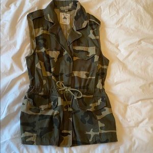 Camo Zip up Vest